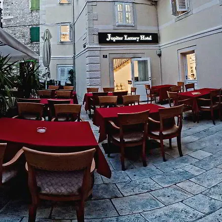 جوبيتر لكجري فندق سبليت