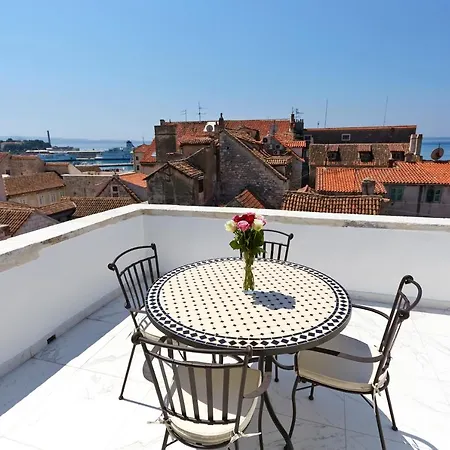 Jupiter Luxury Hotel 4*