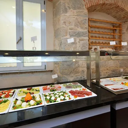 Jupiter Luxury Hotel 4*